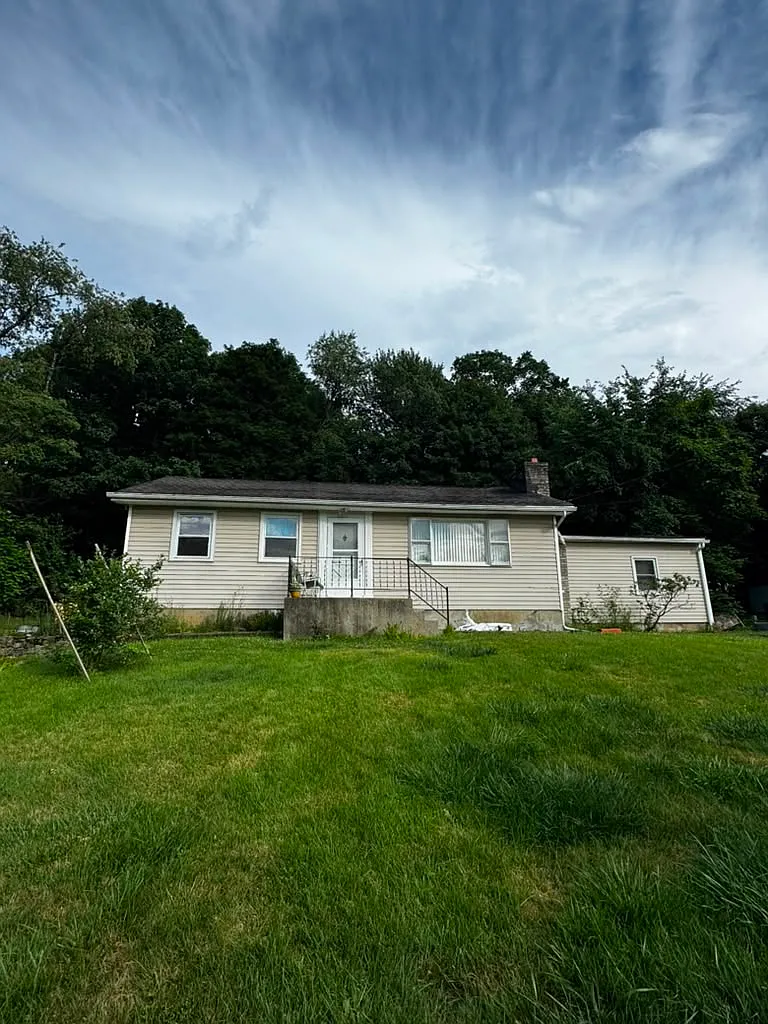 3 bed, 1184 sqft, $2,700 — Photo 2
