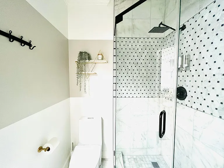2870 Myrtle Ave — Photo 9