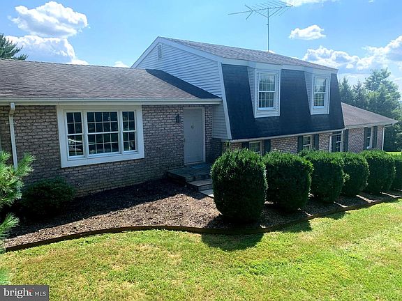 3rd image of 43 Kate Wagner Ct