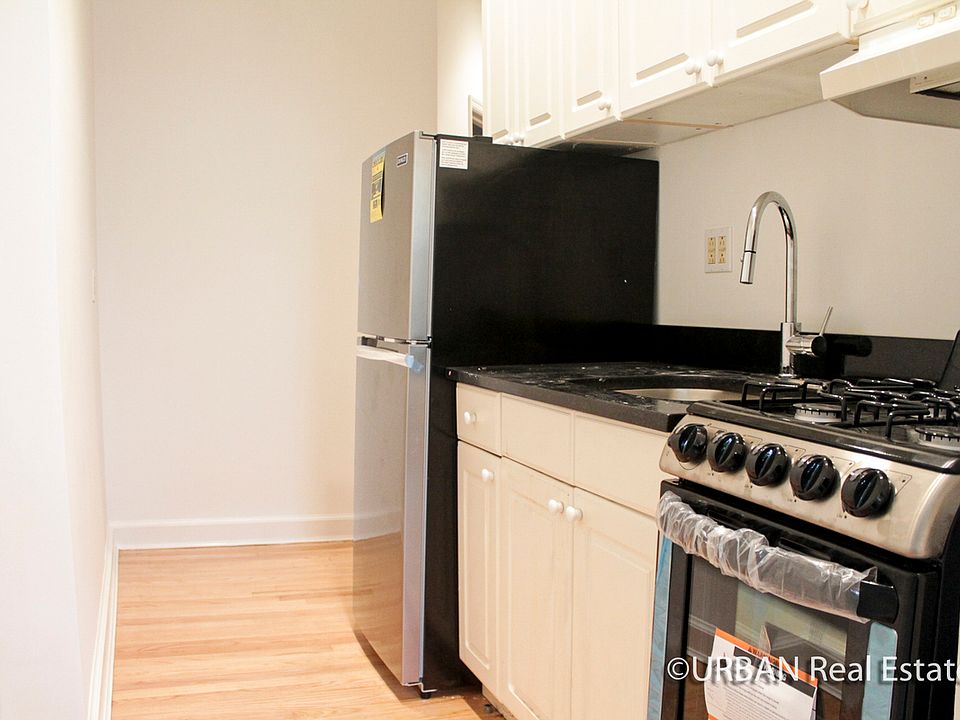 1st image of 271 E 10th St #4RE