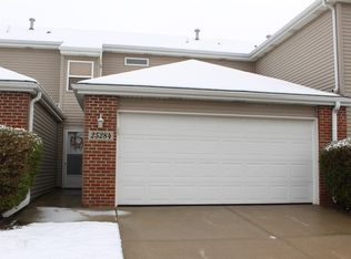 25284 S Shannon Dr, Manhattan, IL 60442