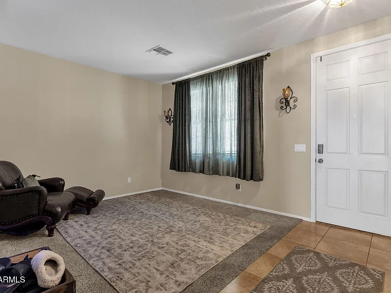 3422 W Leodra Ln — Photo 2
