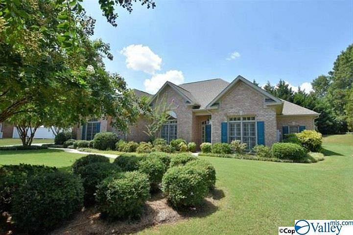 1st image of 113 Forest Creek Dr