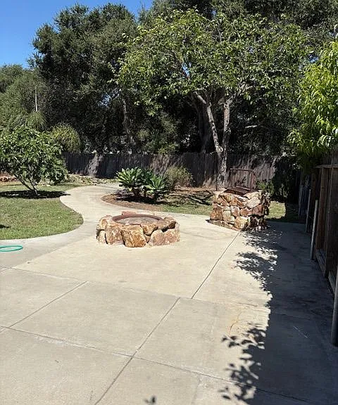 183 E Dana St — Photo 4
