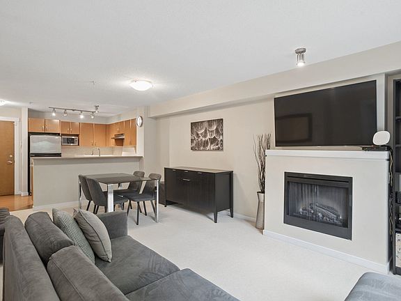 4th image of 4723 Dawson St #114