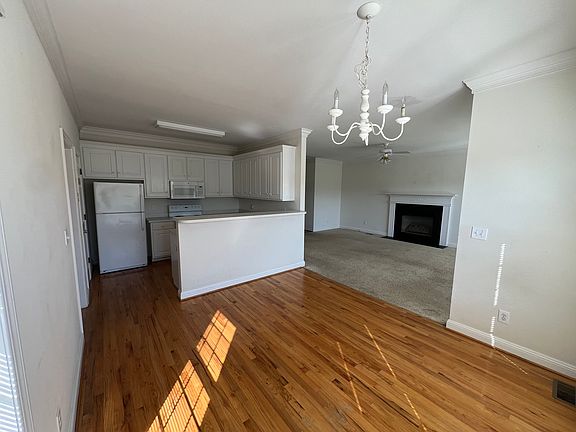 4th image of 1629 Shamrock Ln