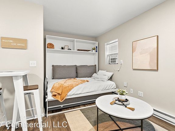 2nd image of 2016 College St #16791846