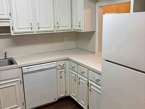 3rd image of 6313 Olde Towne Dr