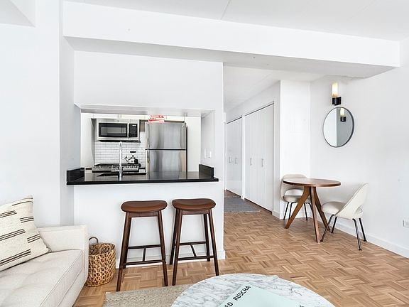 3rd image of 200 E 87th St APT 11L