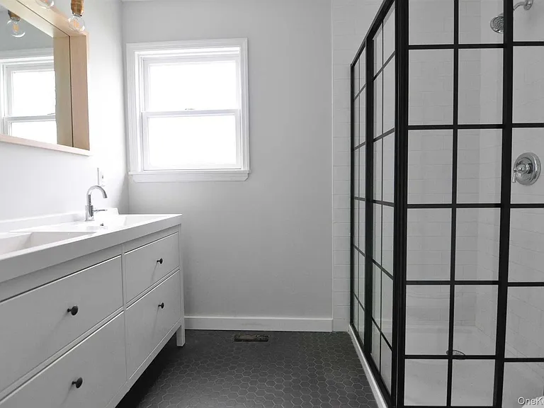 135 N Walnut St — Photo 11