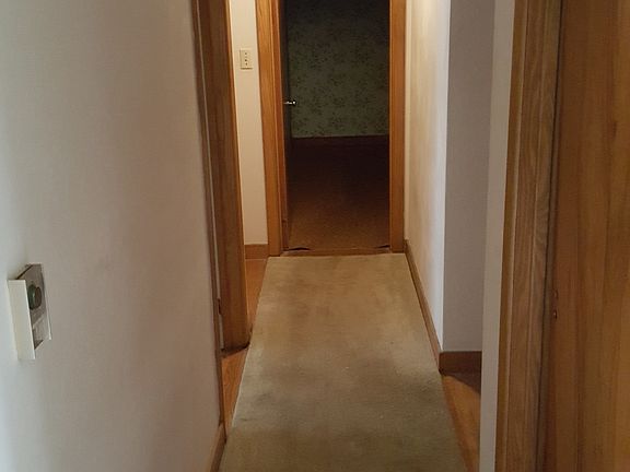 Hallway - 3' x 15'