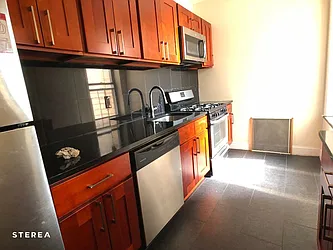 Rented by Sterea Agency