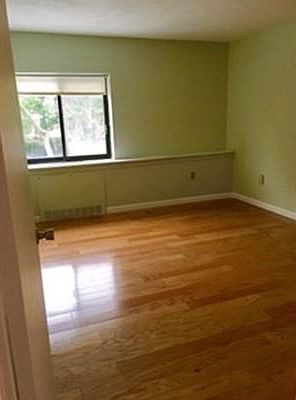 5th image of 300 Lynn Shore Dr APT 403