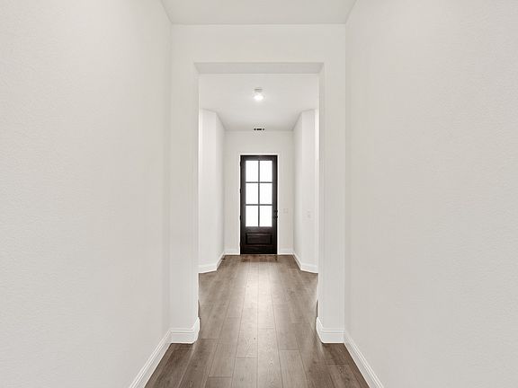 5th image of 2406 Drummond St