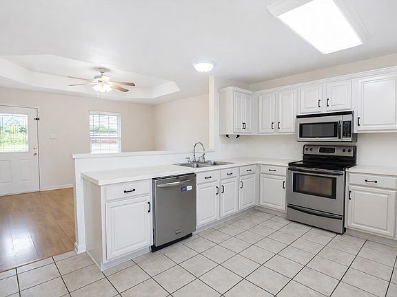 3rd image of 304 Idlewild Dr