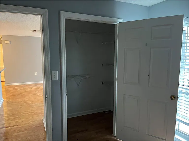 612 Granville Ct — Photo 16