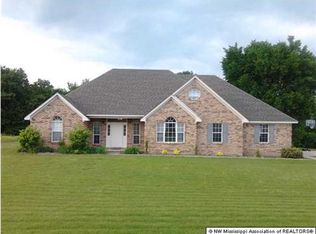 120 Ethelyn Smith Dr, Senatobia, MS 38668