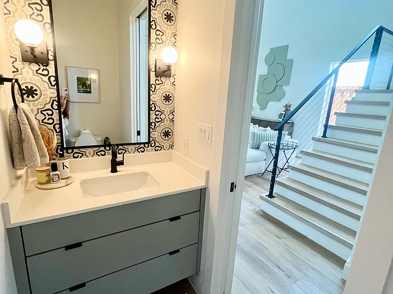 2407 Crossman Ave — Photo 8