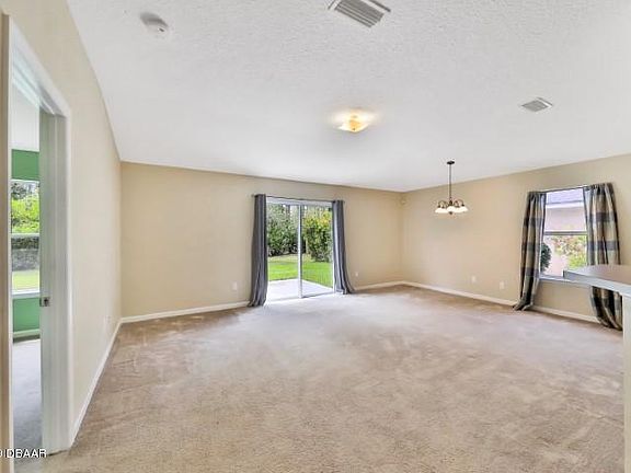 5th image of 153 Kings Trace Dr