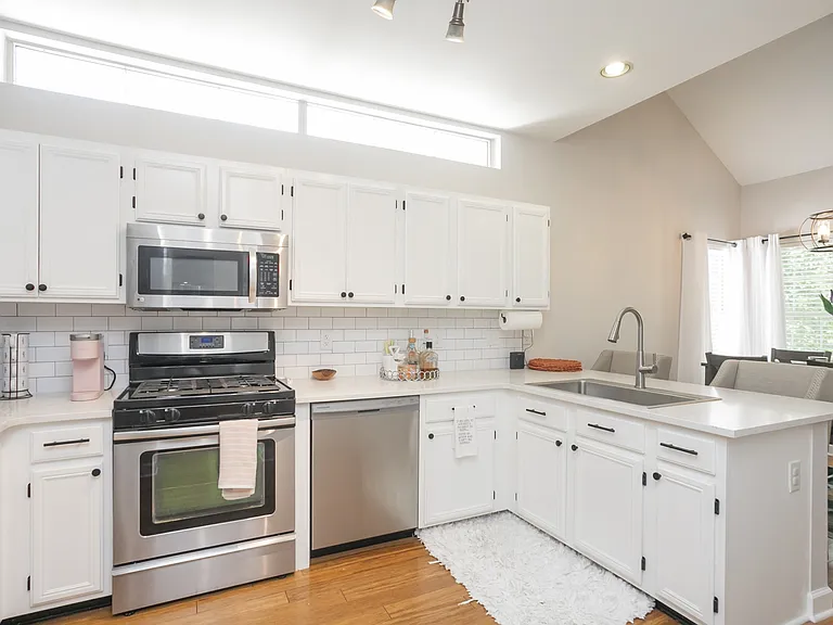 1004 Elmshade Ln — Photo 15
