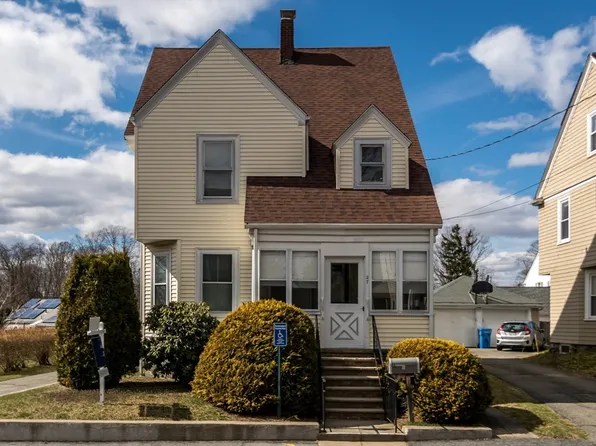 27 Gilbert St, Waltham, MA 02453