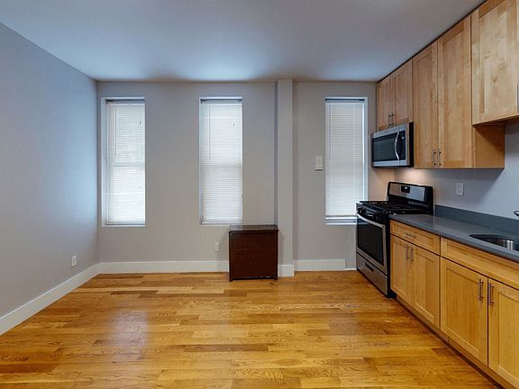3rd image of 1 Post Ave APT 22