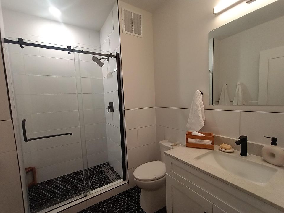1st image of 300 Hammett St #119