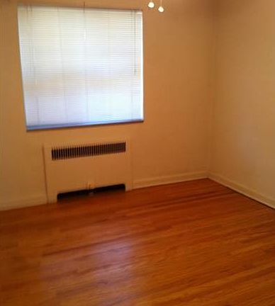 4th image of 5835 Lindenwood Ave APT 2N