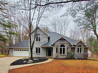 8132 Wegner Ln, Freeland, MI 48623
