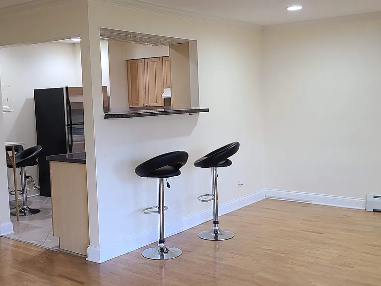 693 E Fullerton Ave #208 — Photo 10