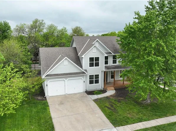 730 N Cottonwood St, Gardner, KS 66030
