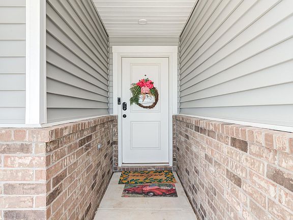 4th image of 13209 Avenue S