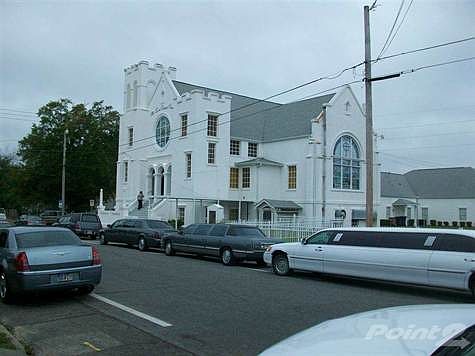 3rd image of 513 W Jackson St