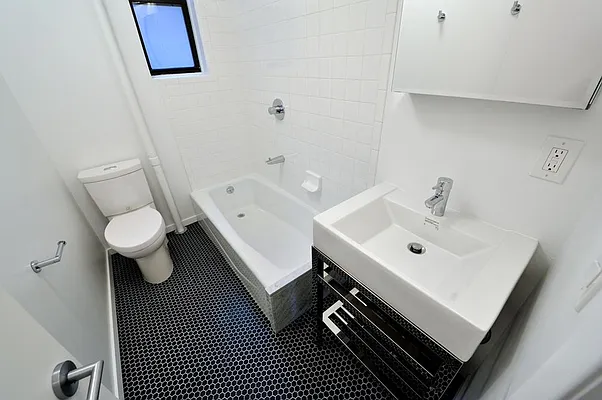 Rented by Aether Property Group | media 22