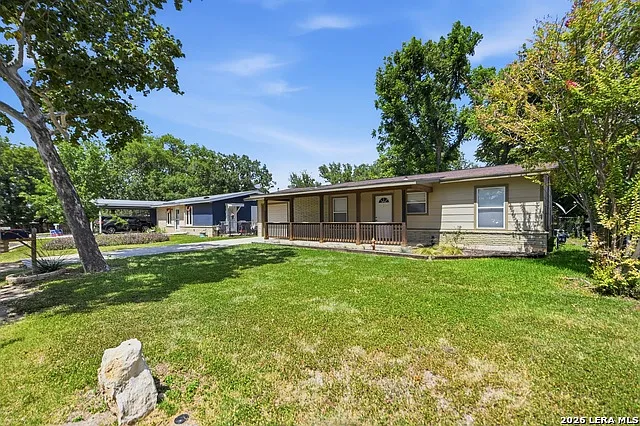 3 bed, 2.0 bath, 872 sqft, $1,700 — Photo 4