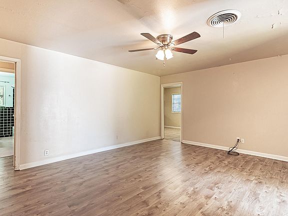 3rd image of 808 S 10th St