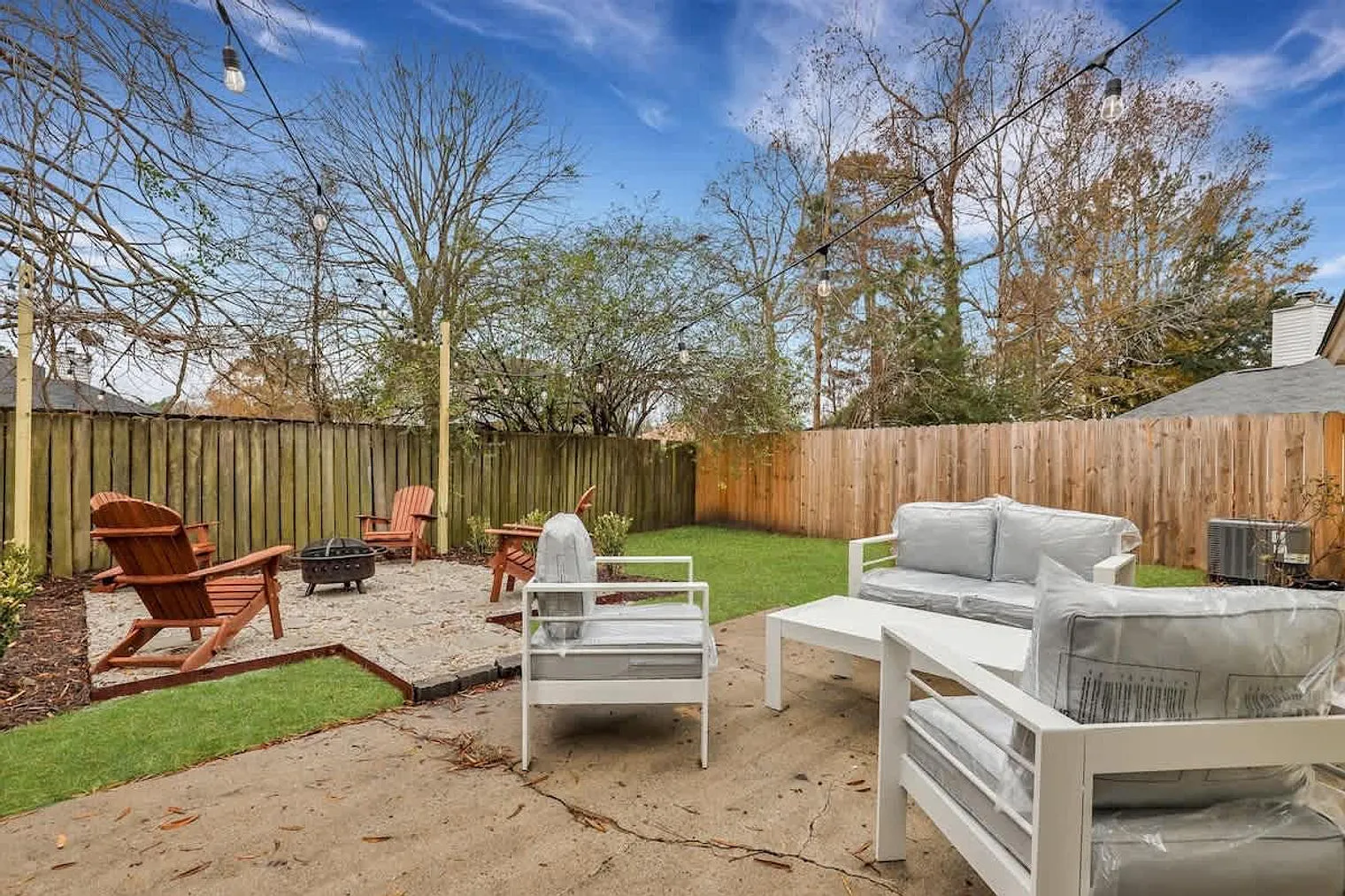 4 bed, 2.0 bath, 1399 sqft, $3,159 — Photo 2