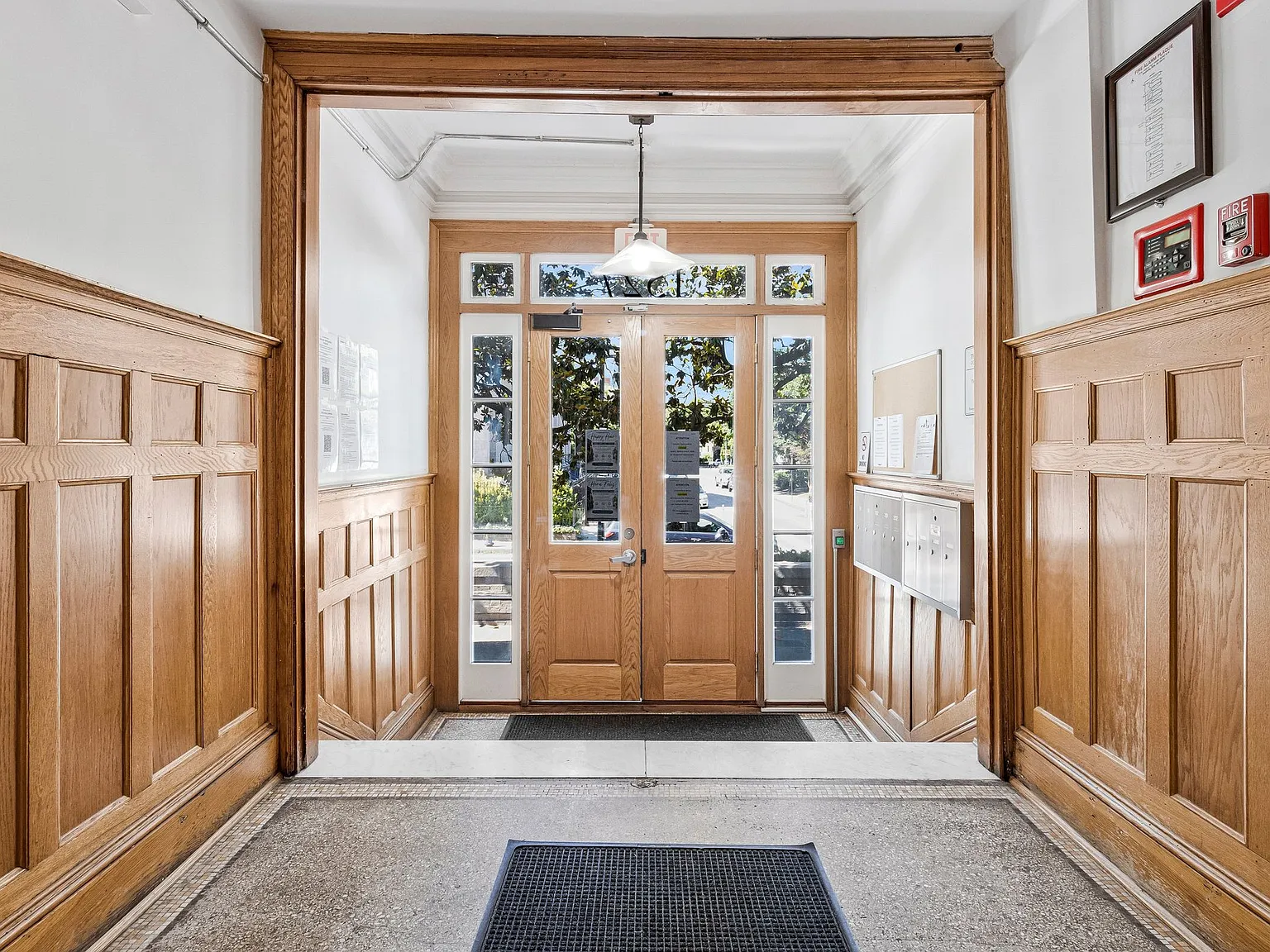 2 bed, 1058 sqft, $2,995 — Photo 3