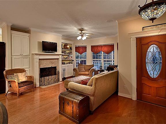 5th image of 3382 Torrey Pines Dr