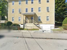 2 Thenius St