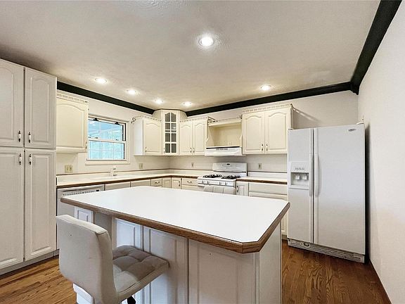 4th image of 7 Meierwood Dr
