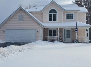 21 Timber Ridge Dr, Spencerport, NY 14559