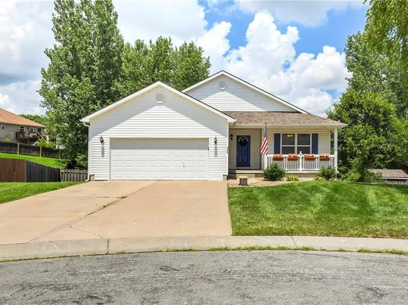 4204 Broadway Ter, Leavenworth, KS 66048