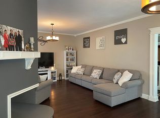 415 5th Ave, Montgomery, WV 25136