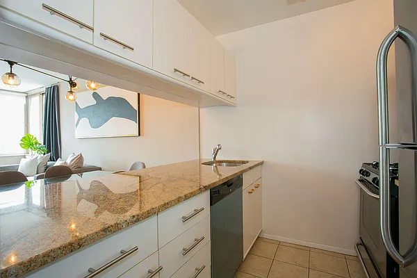 Rented by ER (DO NOT USE) | media 10