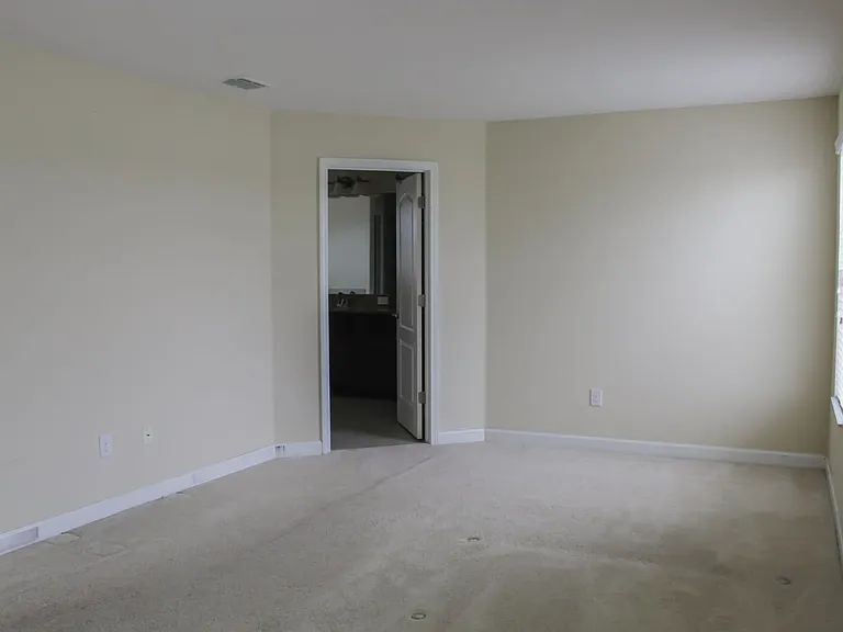 1718 Thetford Cir — Photo 18