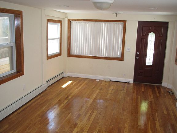 3rd image of 11031 153rd St