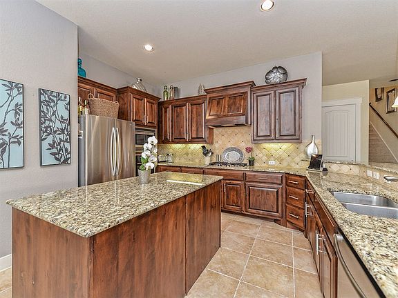 2nd image of 2723 Grand Oaks Loop