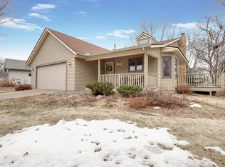 16412 Griffon Trl, Lakeville, MN 55044