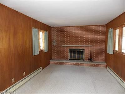 2nd image of 215 W Good Ave